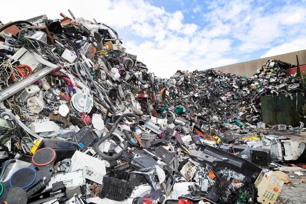 Noticia: Una propuesta imaginativa para reciclar toda la basura electrónica del mundo