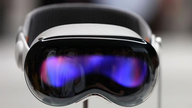 Noticia: Apple Vision Pro. Cómo son las gafas de realidad virtual de US$3.500 que salen al mercado (y los problemas que ya enfrentan)