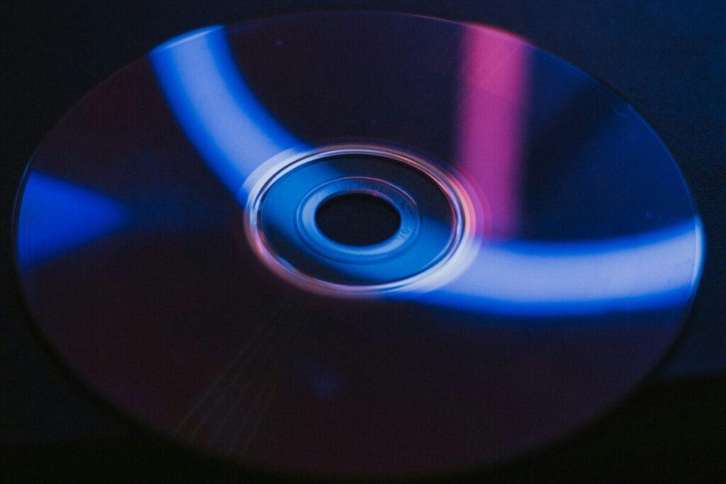 Noticia: Unos investigadores acaban de llevar la tecnología de almacenamiento óptico al siguiente nivel, 200 TB en un solo disco